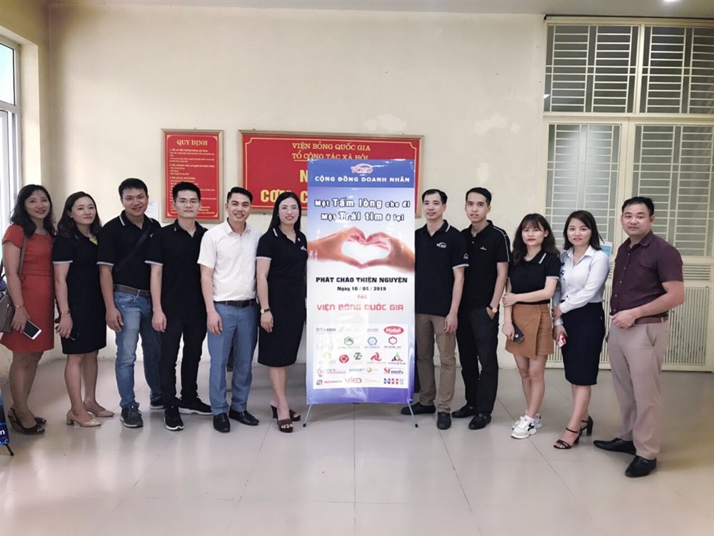 Cộng đồng doanh nhân Việt Nam VCEO tổ chức Chương trình Phát cháo từ thiện tại Viện bỏng quốc gia