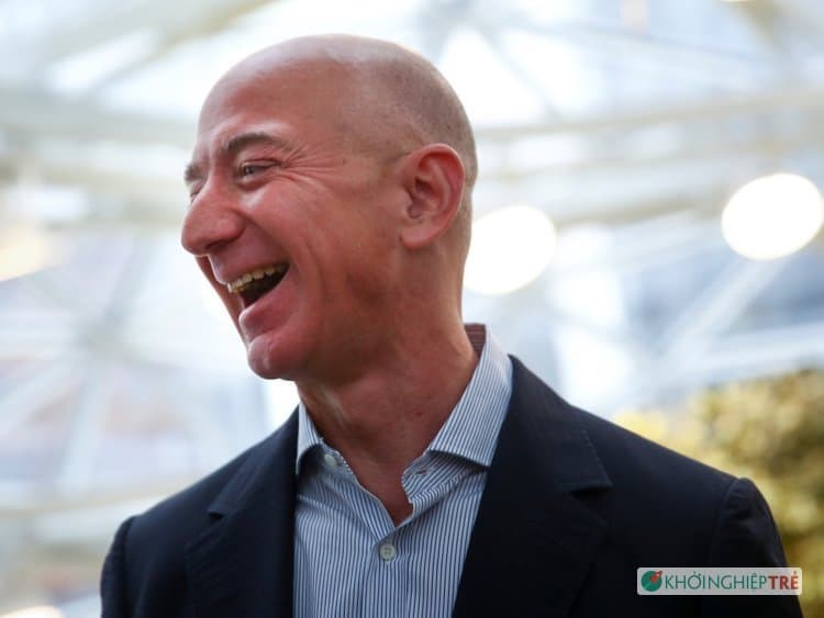 Giàu nhất thế giới, CEO Amazon Jeff Bezos vẫn rửa bát mỗi tối