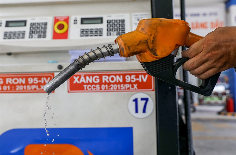 Giá xăng dầu hôm nay 12/8: Giảm mạnh do thị trường quan ngại về việc Mỹ - Trung gia tăng căng thẳng