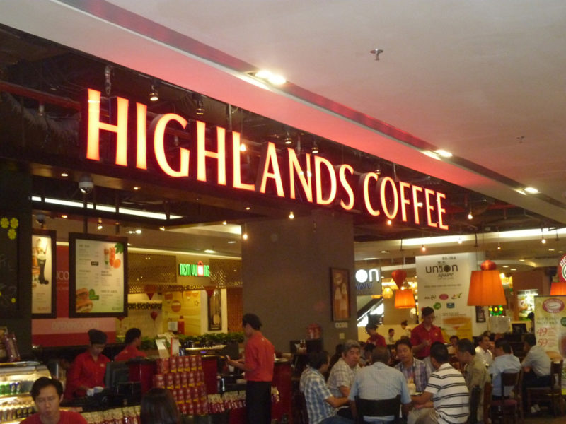 Highlands Coffee – chuỗi F&B của tỷ phú Philippines làm ăn ra sao trên đất Việt?