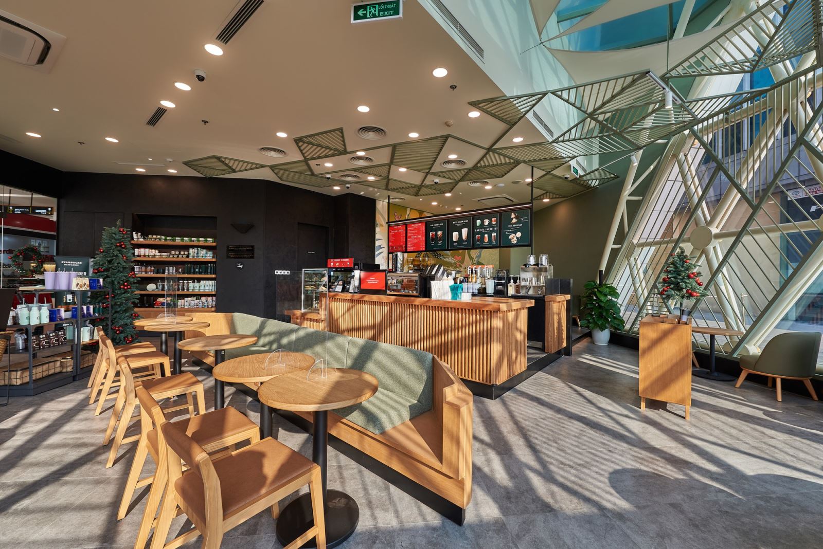 Năm thất bát của Starbucks Việt Nam: Offline ảm đạm vì Covid, tháng 12 ‘chạy KPI’ mở ồ ạt 4 cửa hàng, đặt chân tới tỉnh thành thứ 6